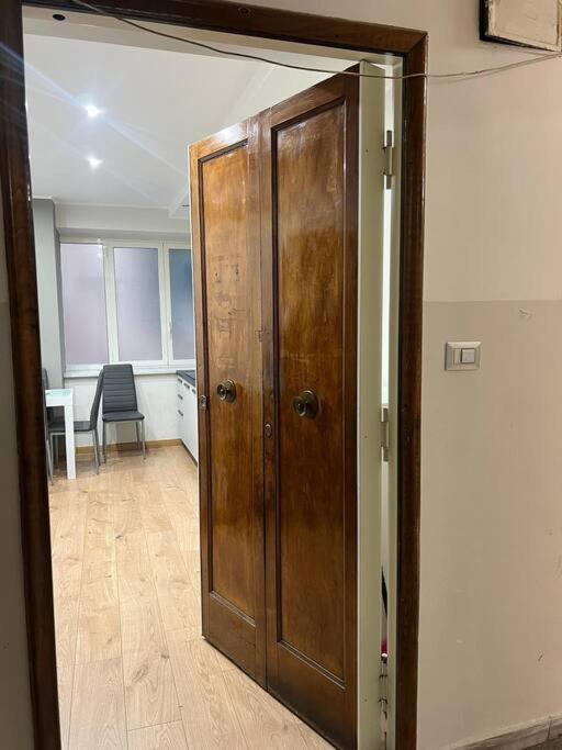 Don Cozzolino Apartment Napoli Bagian luar foto